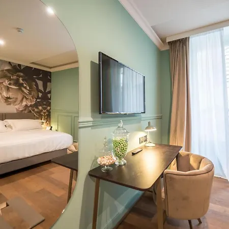 Palazzo 42 - Boutique & 3* פיסטויה
