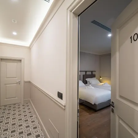 Palazzo 42 - Boutique & פיסטויה