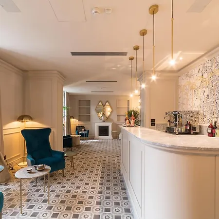 Palazzo 42 - Boutique & 3* פיסטויה