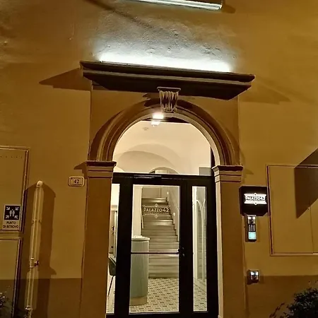 מלון Palazzo 42 - Boutique &